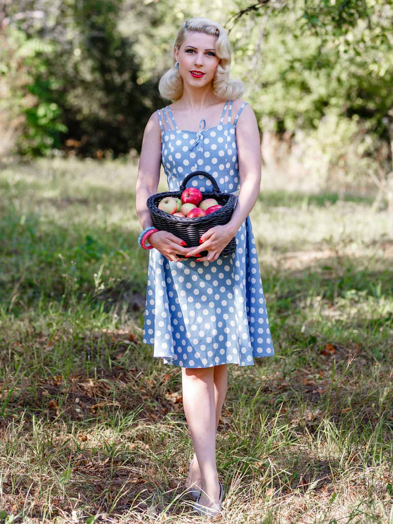 Vestito a pois con spalline sottili anni '50